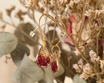 Ohrringe mit echten Rosenblüten – Farbverlauf | Tropfenform & Goldene Creolen