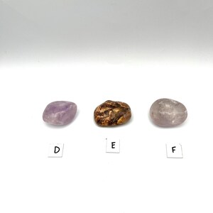 Large Tumbled Crystal Gemstones, palm stone, worry stone, clear quartz, chevron amethyst, amethyst, bronzite, rose quartz afbeelding 5