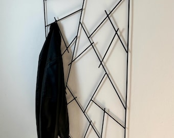 Wandgarderobe metall, Garderobe modern schwarz, Metallgarderobe, Flurgarderobe, Kleiderhänger wand, Hakenleiste, Garderobenpaneel  
