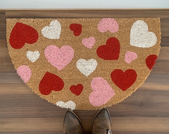 Falling Hearts Valentine’s Half-Circle Outdoor Coir Door Mat
