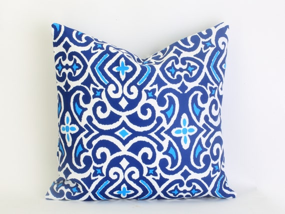 These Stylish Throw Pillows Will Transform Your Living Room