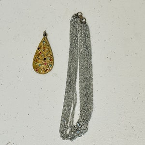Vintage 1960&#39;s SARAH COVENTRY Necklace Retro Mod Confetti pendant and Multi Strand Chain Choke