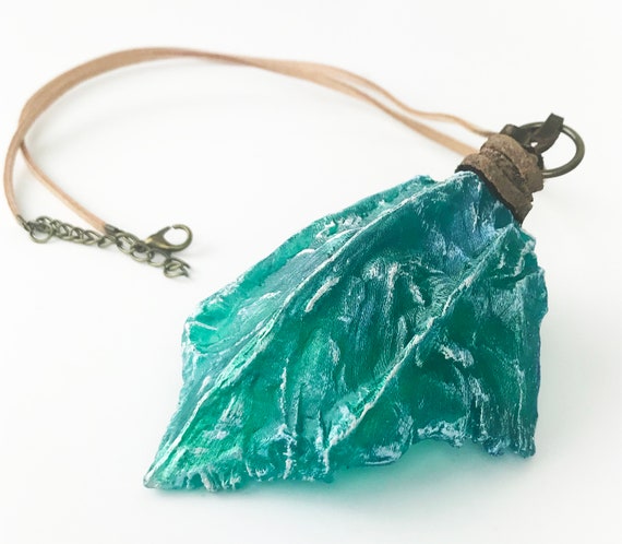 Large Lung Oceanic Green Elemental Dragon Scale Pendant