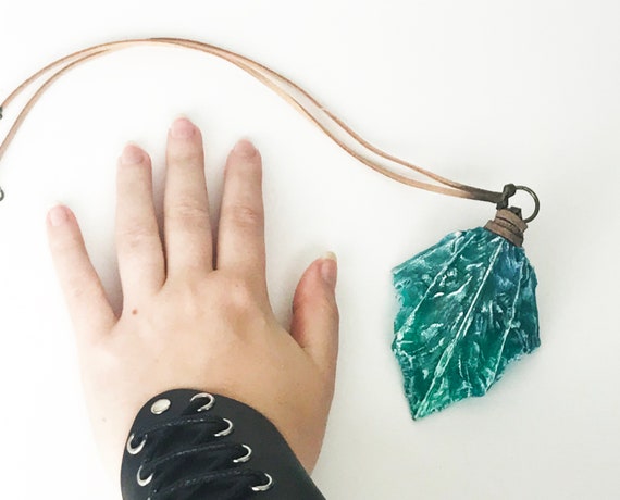 Large Lung Oceanic Green Elemental Dragon Scale Pendant
