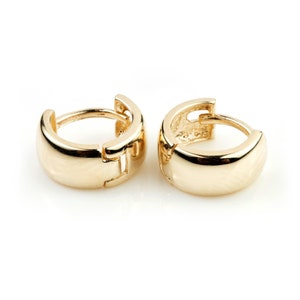 9ct Gold Mini Cartilage Huggie Earring