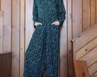 Vintage Long Sleeve Jumpsuit // 80s Floral Forest Green Romper // Vintage Pantsuit w POCKETS