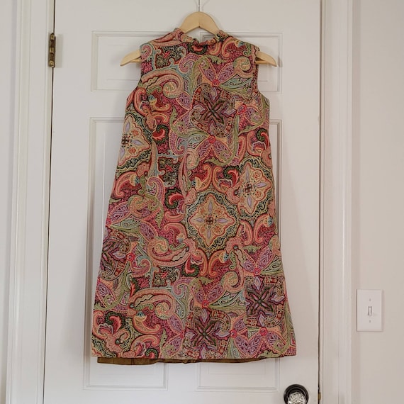 Vintage 60s Paisley Mod Sleeveless Mockneck Dress… - image 1
