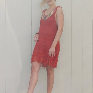 Vintage 90s Red Knit Fringe Beach Mini Dress // Boho Flapper Style Sleeveless Bodycon w Beadwork Accent