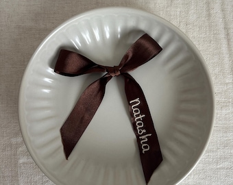 Cinta bordada personalizada / Detalle de boda con nombre personalizado, lazo para caja de propuesta de dama de honor