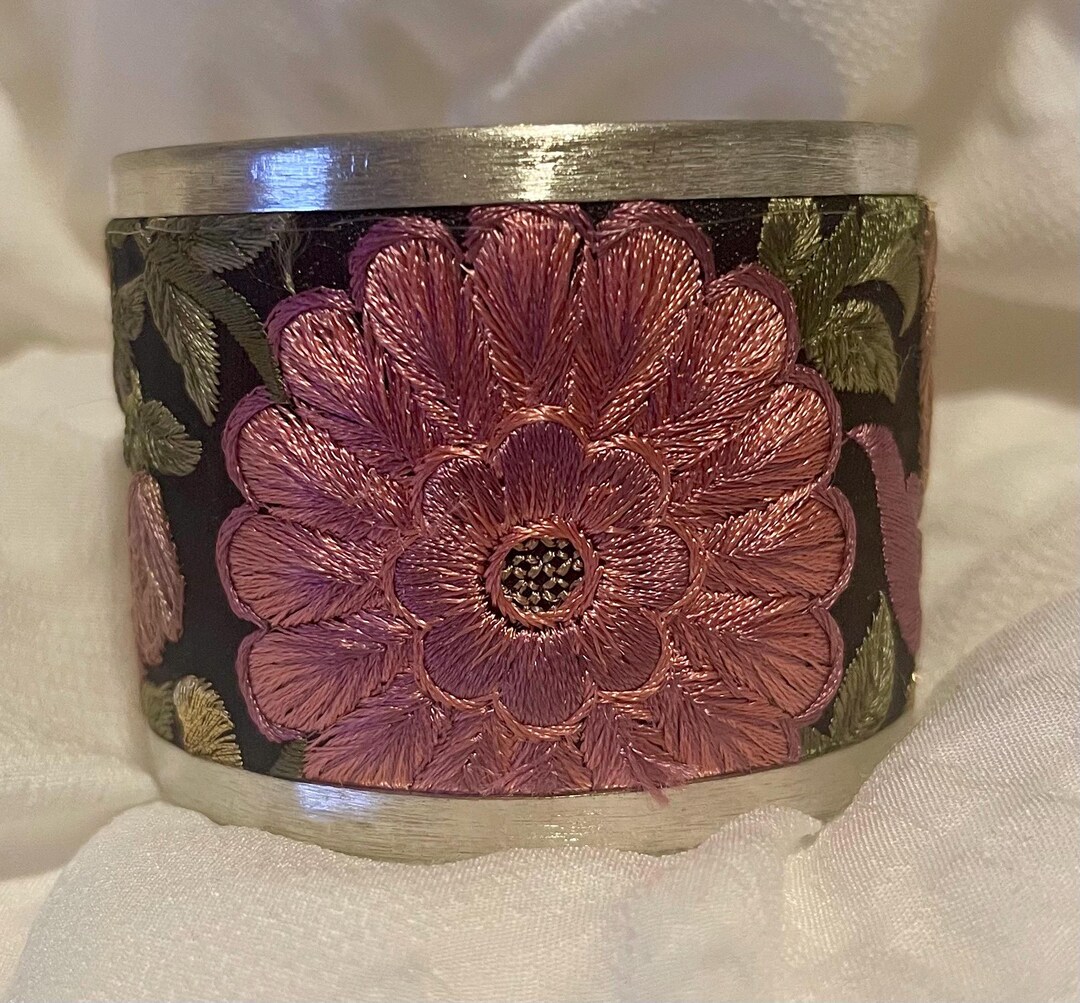 Vintage Boho Purple Floral Flower Embroidered Silvertone  display picture 3