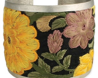 Brazalete elegante con bordado de flores amarillas BRLT-110
