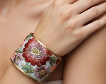 Rust Rose Pink Embroidered Brushed Goldtone Grandmacore Cottagecore Vintage Inspired Cuff Bracelet BRLT-ATMN
