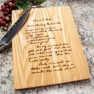 Recipe Cutting Board Personalized Gift for Mom Housewarming Gift Handwritten Recipe Kitchen Baking Board Personalized Recipe Engraved Gift