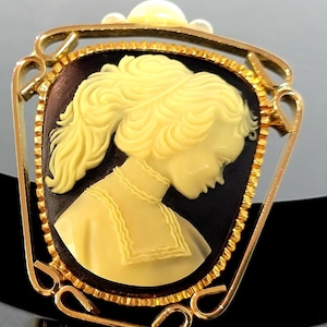 Large Cameo Brooch with Pearls Victorian Vintage Shell Lucite Gold-Toned