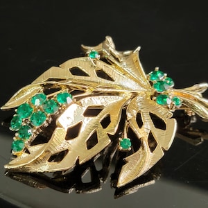 Vintage Emerald Green Rhinestone Leaf Brooch Gold Tone 60s Wedding Jewelry,emerald green brooch pattern,emerald green brooch wedding