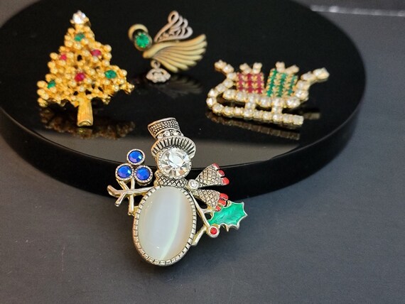 Bundal Christmas brooches,1960s rhinestone christ… - image 3