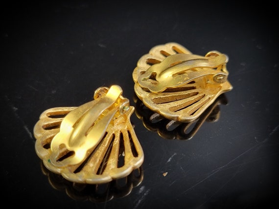 Gold filigree shell clip on earrings,clip on shel… - image 5