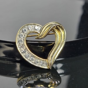 Vintage Gold Heart Brooch Rhinestone Pin,heart jewelry,heart shaped jewelry,gold heart jewelry,heart pin,sweater pin,lapel pin for women