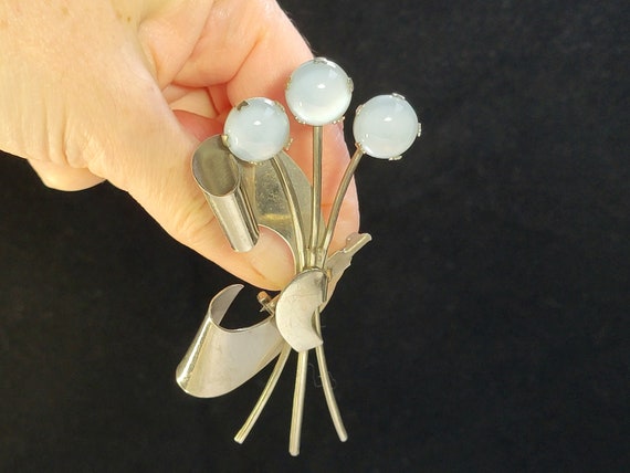 Oversized gray lucite flower brooch pin,exquisite… - image 2