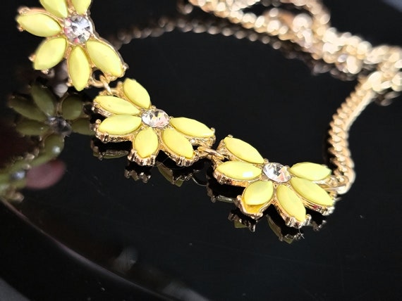 Lemon beaded daisy necklace with rhinestones, dai… - image 8