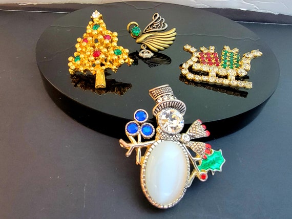 Bundal Christmas brooches,1960s rhinestone christ… - image 1