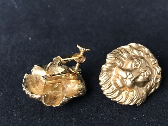 Large Gold Lion Face  clip on Screw-Back Earrings… - image 6