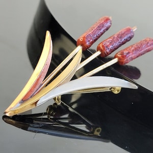 Vintage Gold Tone Reed Leaf Brooch Pin with Burgundy Accent, Vintage Gold Tone Reed Brooch Pin,Fall Leaf Jewelry, nature lover gift