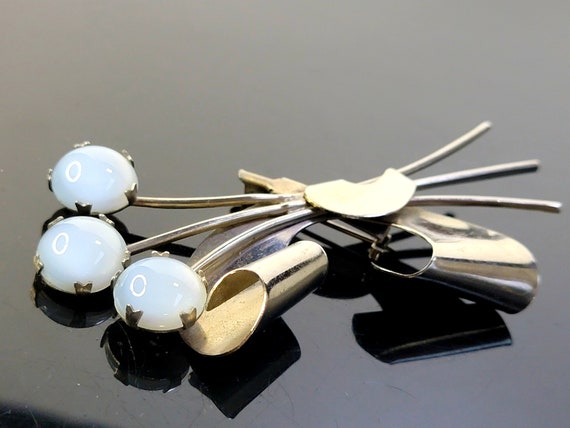 Oversized gray lucite flower brooch pin,exquisite… - image 6