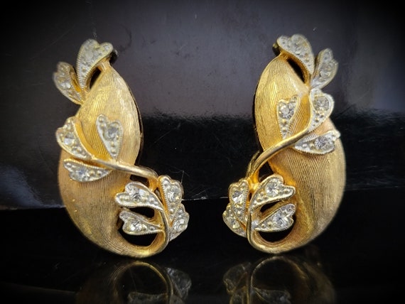 Antique BSK Gold Rhinestone clip-on earrings,desi… - image 2