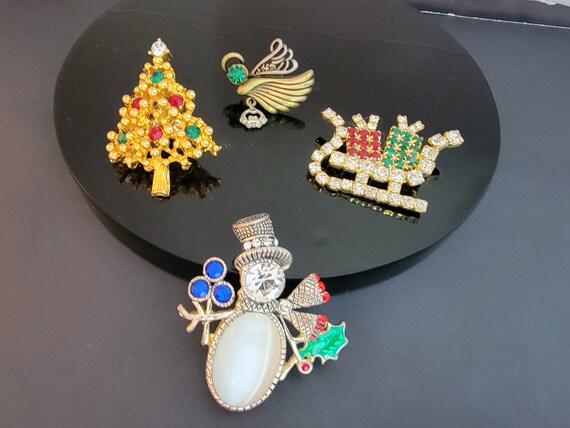 Bundal Christmas brooches,1960s rhinestone christ… - image 5