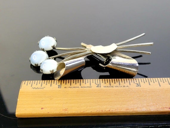 Oversized gray lucite flower brooch pin,exquisite… - image 7
