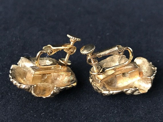 Large Gold Lion Face  clip on Screw-Back Earrings… - image 5