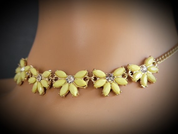 Lemon beaded daisy necklace with rhinestones, dai… - image 2