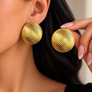 Vintage Gold Tone Ribbed Dome Stud Earrings, Oversized Chunky Round Button Earrings, Bold Textured 80s  Statement Jewelry for Pierced Ears