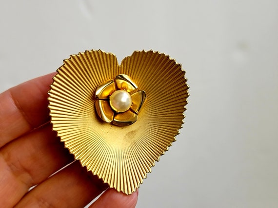 Texture gold big heart pearl brooch, - image 5
