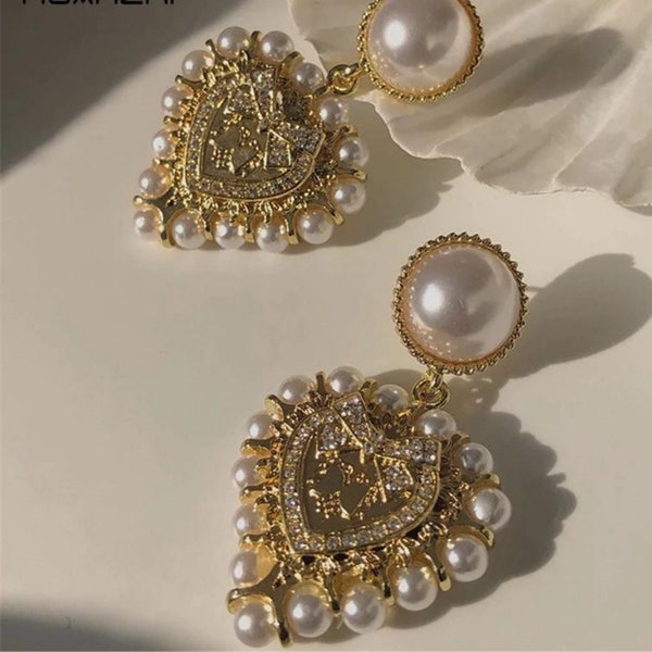 Pearl heart earrings, gift for her , wedding earrings, bridesmaid earrings, Baroque Pearl Drop Earrings, Pearl Dangle Earrings