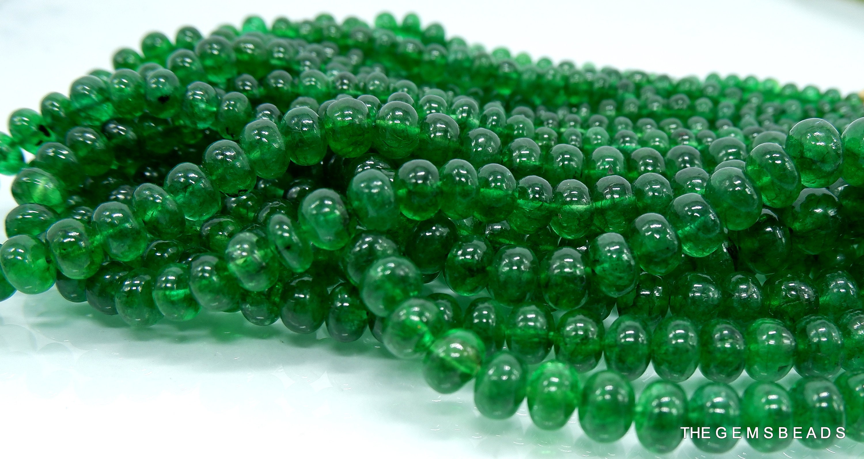 Collier en perles d'émeraude et fermoir en or jaune - Frediani Joaillier