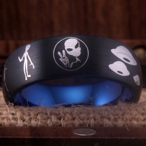 Alien Ring UFO Ship Pattern Engraved Tungsten Carbide Ring Mens Wedding Band Women Ring UFO Ring Tungsten Wedding Band Ring Christmas Gift