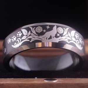 Wolfspfote, wilder Wolfsring, Alpha-Wolfsring, schwarzer Ehering, alleiniger Wolfsring, individuell gravierter Wolfsring, Jubiläumsgeschenk