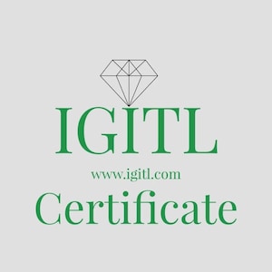 Può includere: Uno sfondo grigio chiaro con il testo verde "IGITL", una grafica a diamante, l'indirizzo del sito web "www.igitl.com" e la parola "Certificate" in verde. La grafica del diamante è nera.