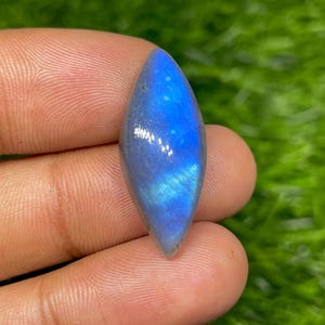 Cabujón de labradorita de fuego azul: piedra preciosa marquesa para la fabricación de joyas