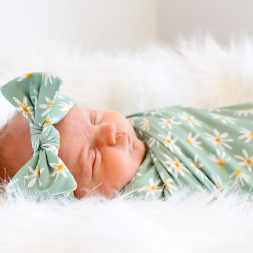 Daisy Baby Swaddle Blanket Baby Girl Swaddle Daisies Etsy