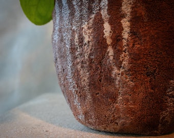 Wabi Planter in Rusted Umber