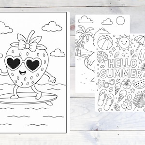 Op de afbeelding: Zwart-wit kleurplaten met zomerthema's. E&eacute;n pagina toont een aardbeienpersonage dat surft met hartvormige zonnebrillen. Een andere pagina heeft de tekst "HELLO SUMMER" met strandillustraties.