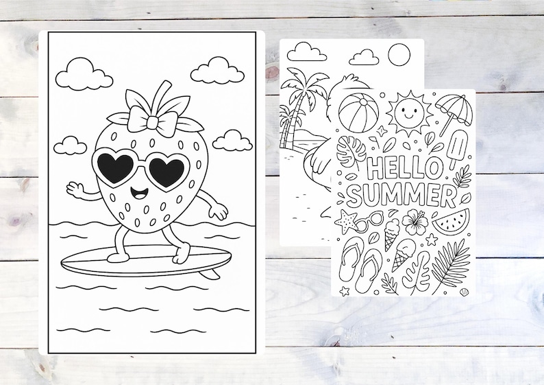 Op de afbeelding: Zwart-wit kleurplaten met zomerthema's. E&eacute;n pagina toont een aardbeienpersonage dat surft met hartvormige zonnebrillen. Een andere pagina heeft de tekst "HELLO SUMMER" met strandillustraties.