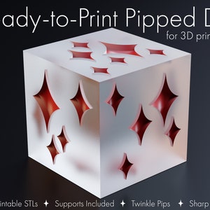 Può includere: Un dado bianco stampato in 3D con tagli a forma di stella rossa. Il dado è pronto per la stampa e include supporti. Il testo "Ready-to-Print Pipped D6 for 3D printing" è nella parte superiore dell'immagine. Il testo "3D Printable STLs Supports Included Twinkle Pips Sharp Edges" è nella parte inferiore dell'immagine.