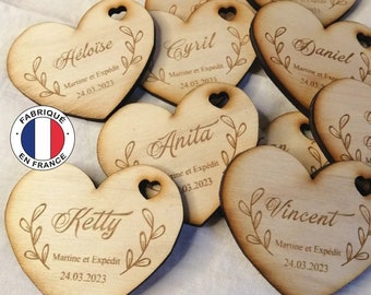 Marque place en bois étiquette prénom invité, forme coeur, mariage