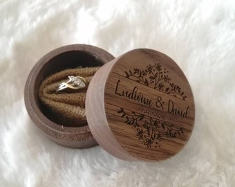 Boîte ronde à personnaliser pour alliance en bois de Noyer, boîte pour mariage.