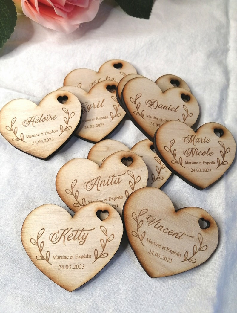 Marque place en bois étiquette prénom invité, forme coeur, mariage image 5