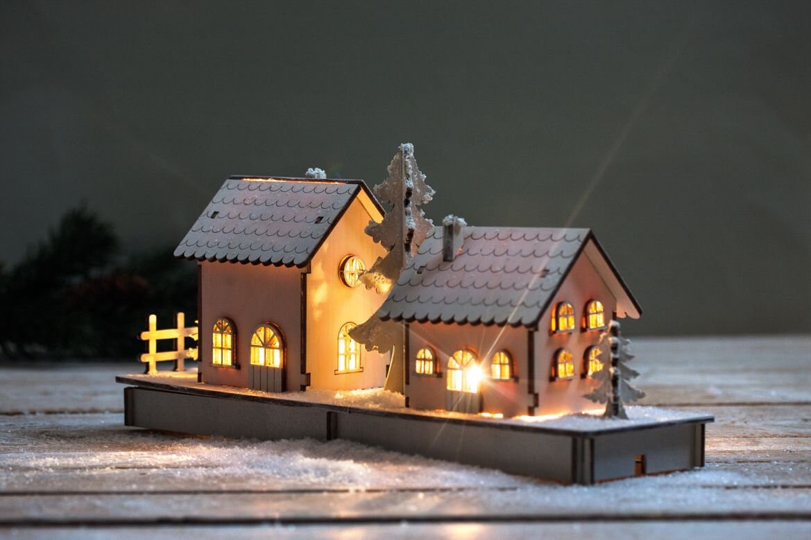 Scène de Village en Bois 2 Maisons Illuminées, 52 Pc., Contreplaqué